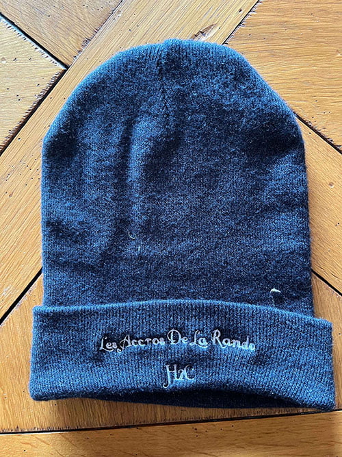 Le bonnet brodé des Accros De La Rando
